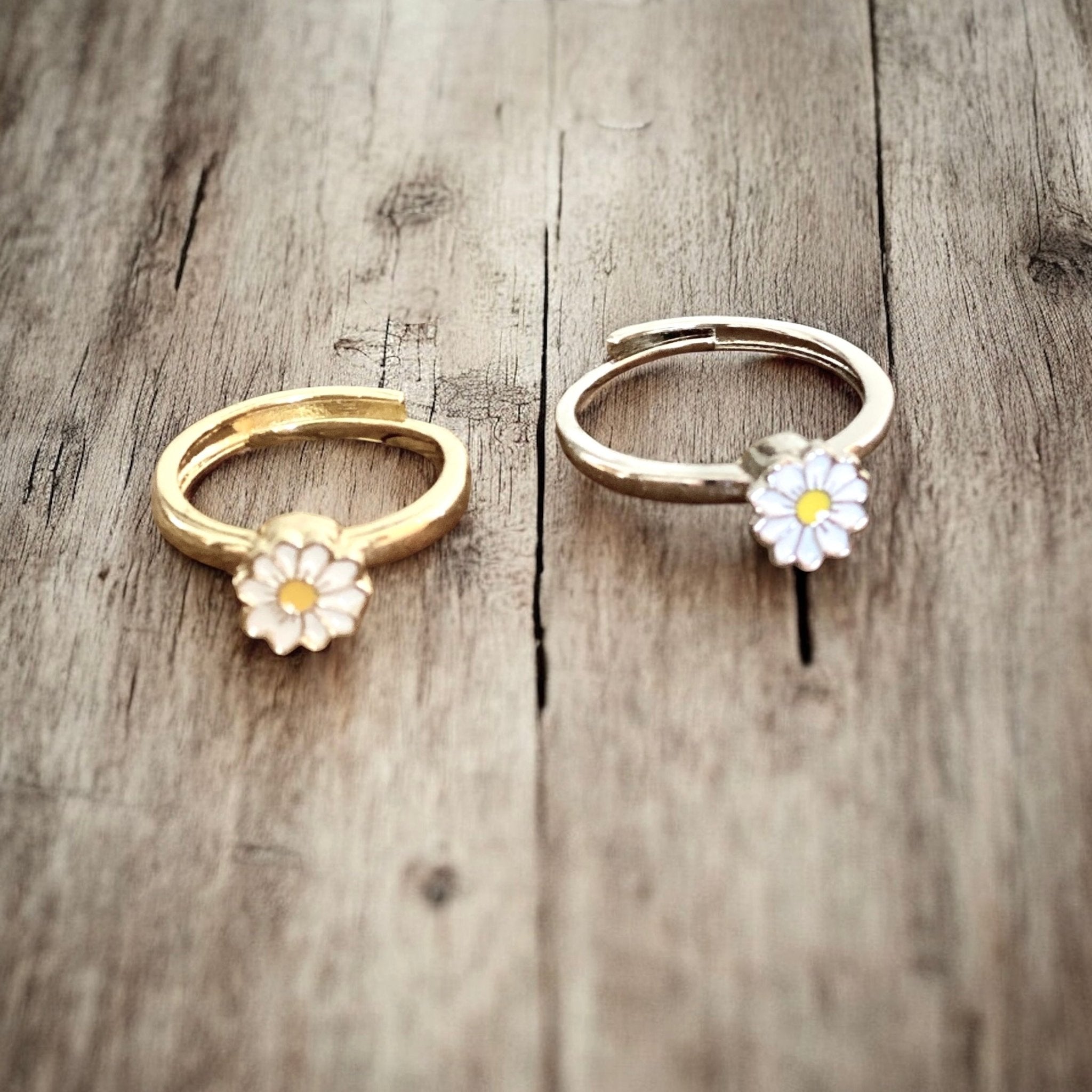 Daisy Fidget Ring – Adjustable Spinner Ring for Anxiety Relief - Modern Hustle Marketplace