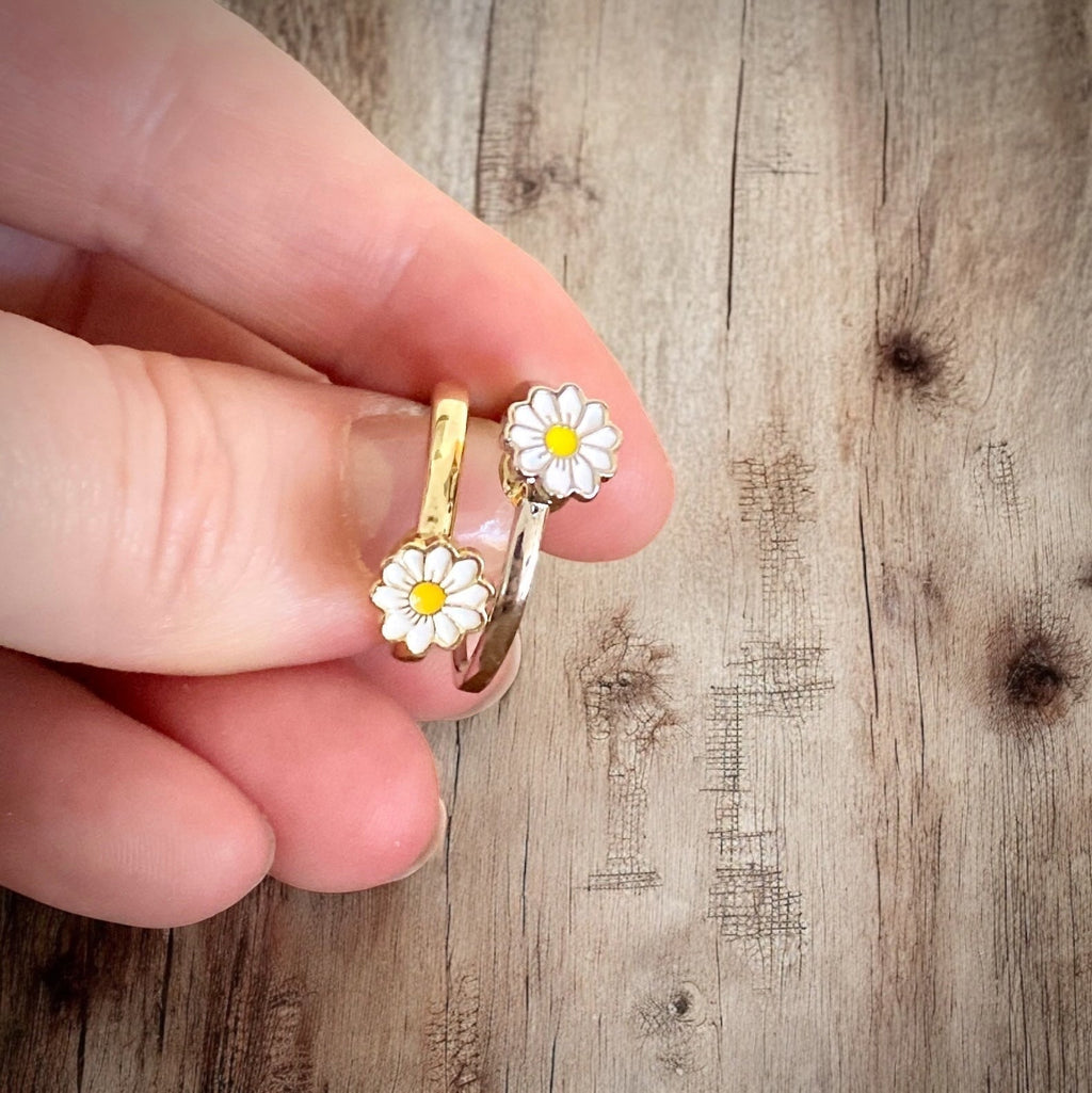 Daisy Fidget Ring – Adjustable Spinner Ring for Anxiety Relief - Modern Hustle Marketplace