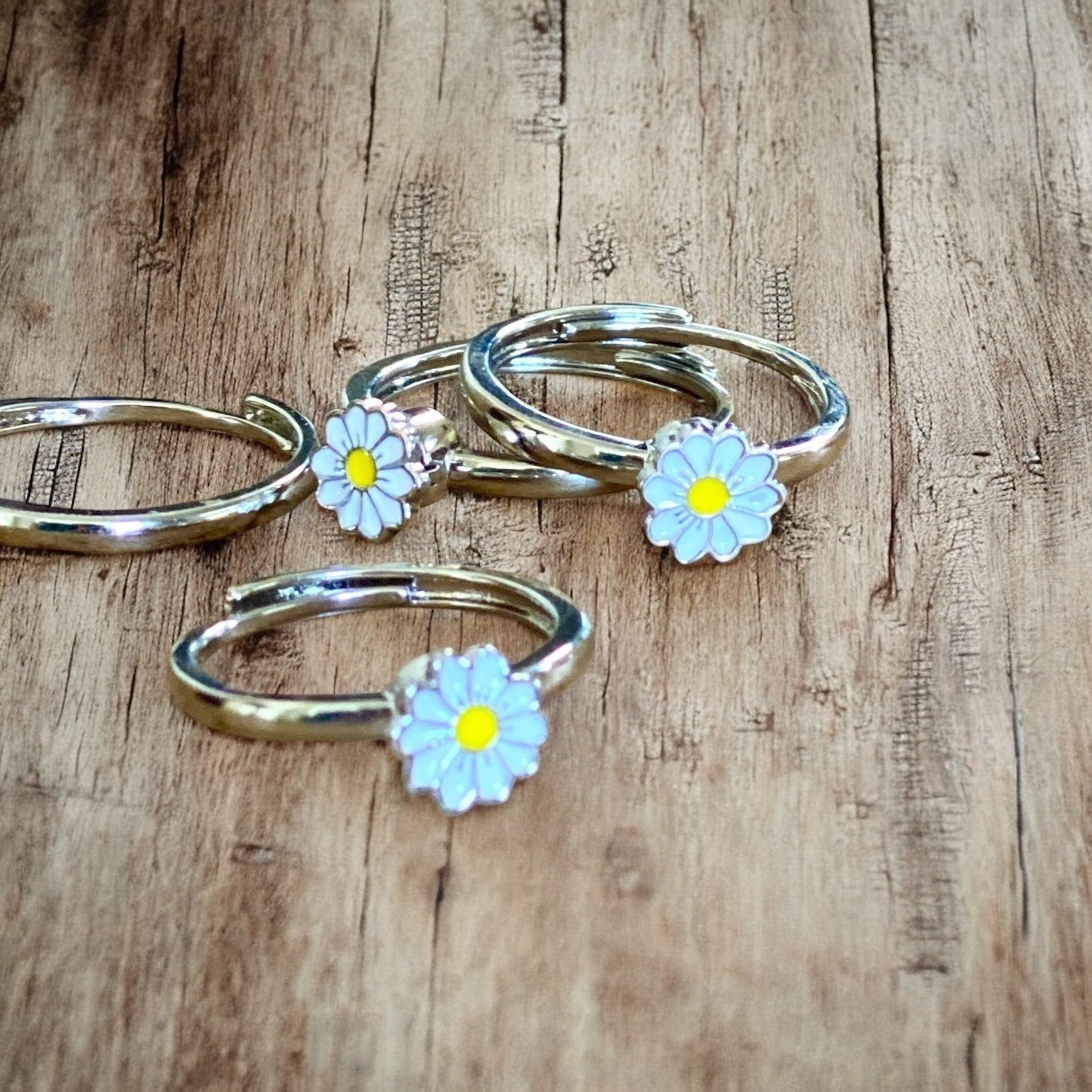 Daisy Fidget Ring – Adjustable Spinner Ring for Anxiety Relief - Modern Hustle Marketplace