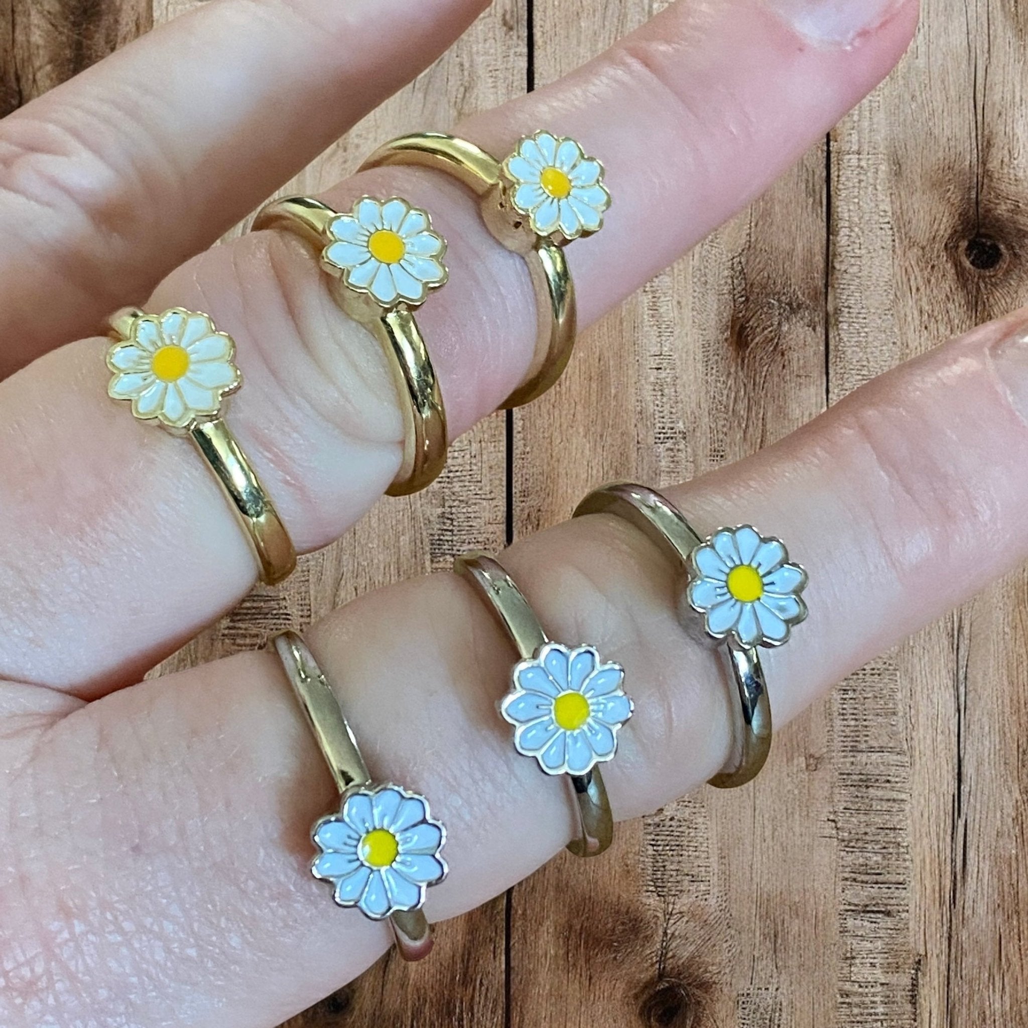 Daisy Fidget Ring – Adjustable Spinner Ring for Anxiety Relief - Modern Hustle Marketplace